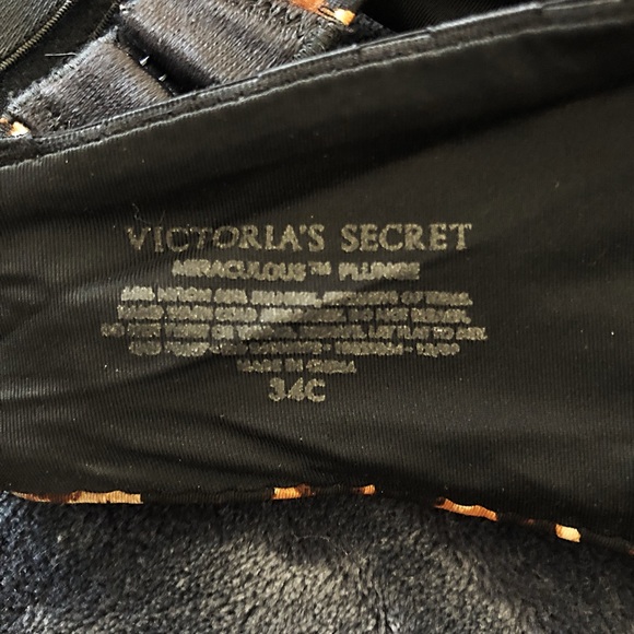 Victoria’s Secret Bombshell Bra - Picture 3 of 3